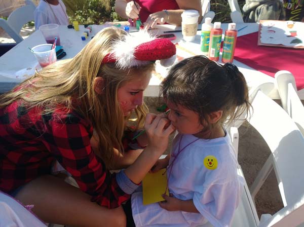 chiles-xmas-party-facepaint-jg-121813