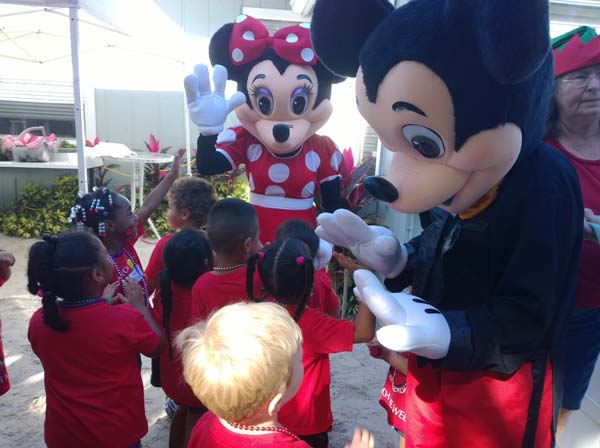 chiles-xmas-party-mickey-jg-121813