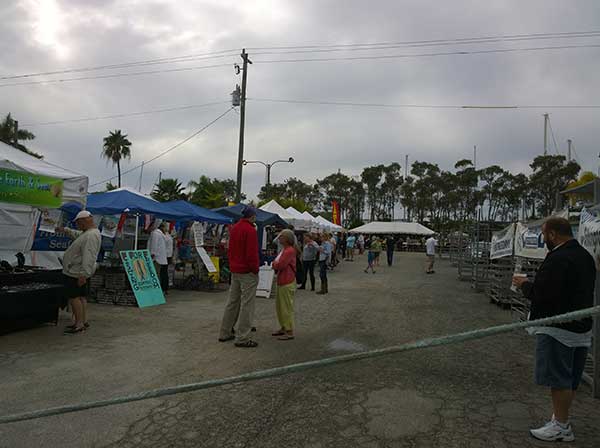 cortez-crab-fest-crowd-111214