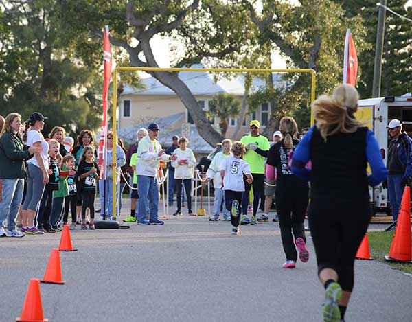 011415-dolphin-dash-5K-Elek-Brisson-KRL