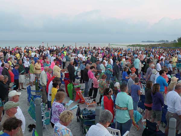 easter-sunrise-crowd-040815-ks
