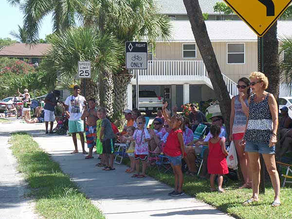 july-parade-crowd-070616-ks